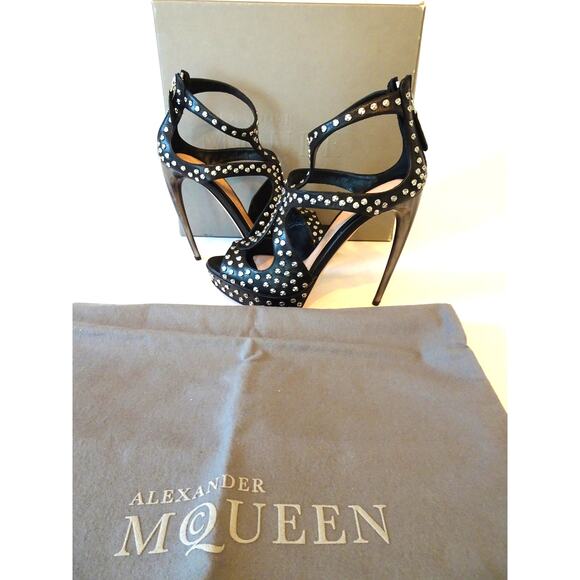 Alexander Mcqueen Studded leather cage Bowed Heel Sandals Pumps Sz 38 NIB 2,890 - Picture 5 of 14